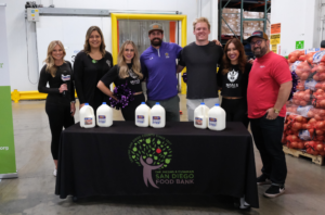Hollandia Dairy partners with the San Diego Seals Lacrosse Team to Donate 800 Gallons of milk.